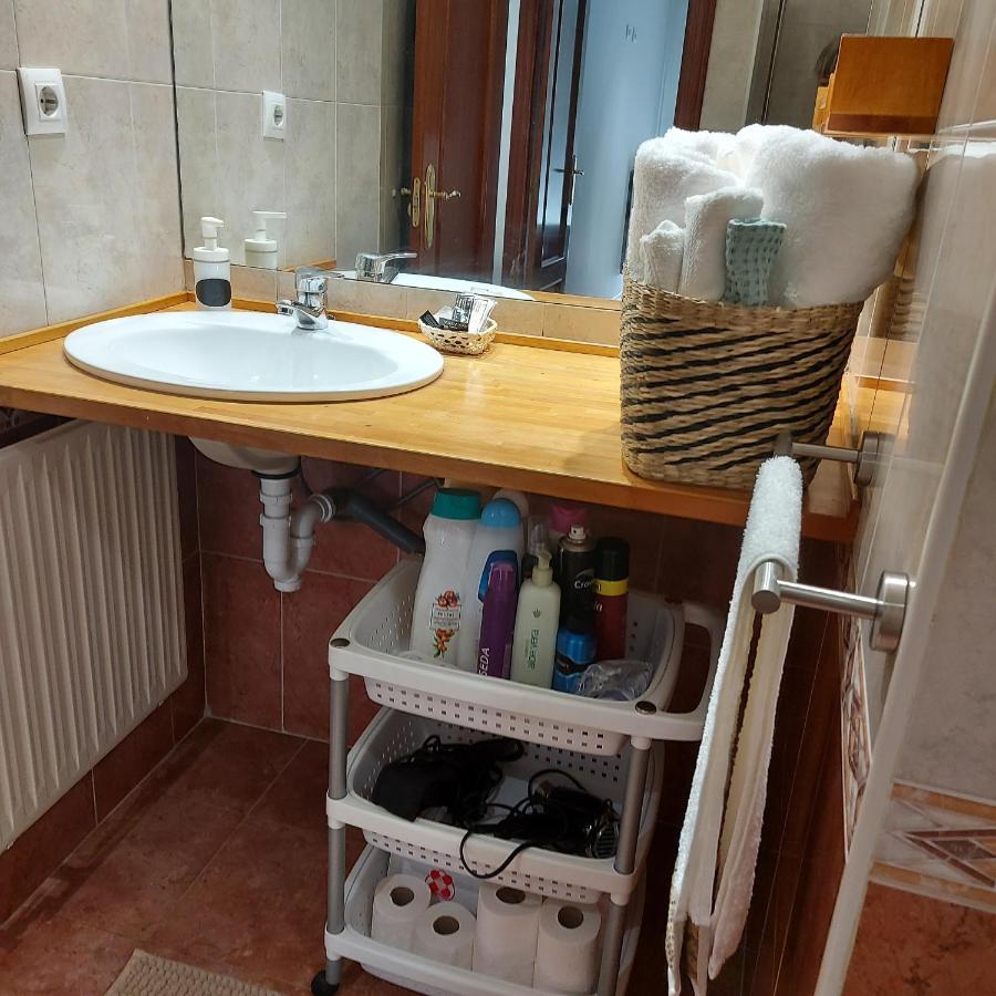 Soleado Piso Con Garaje Y Piscina A 8' Centro Apartamento Castro Urdiales Exterior foto