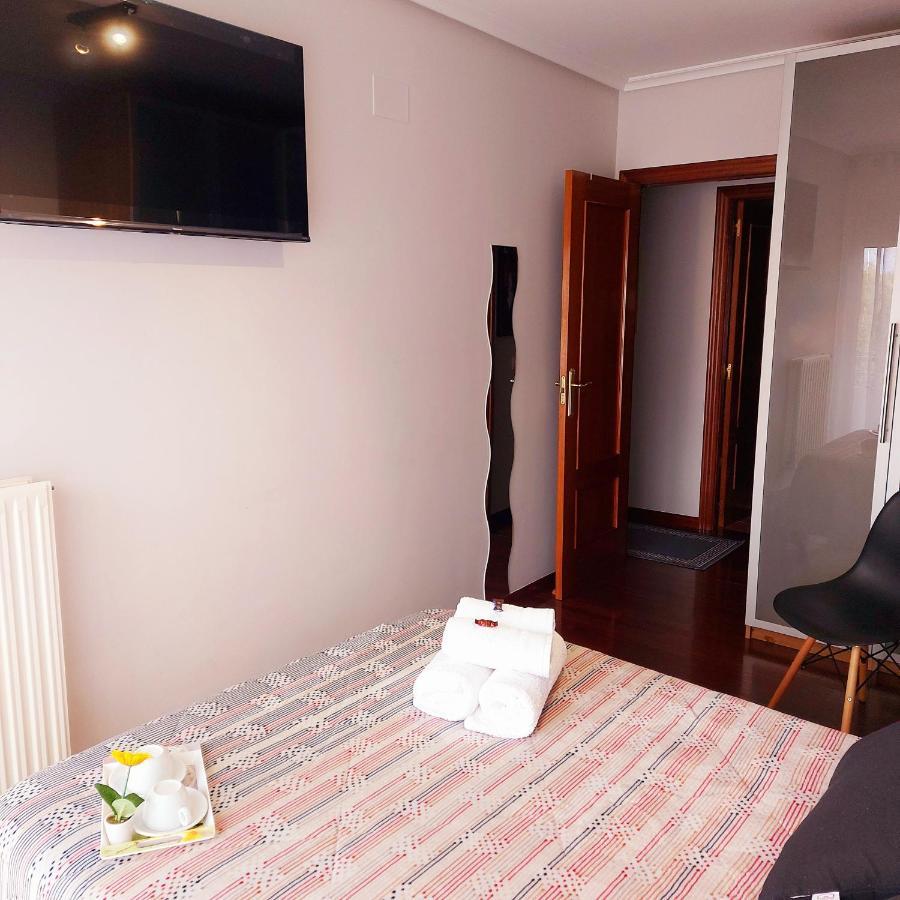Soleado Piso Con Garaje Y Piscina A 8' Centro Apartamento Castro Urdiales Exterior foto
